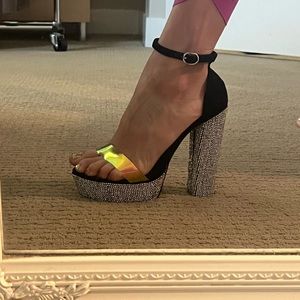 Cape Robbin Size 7 Black Heels